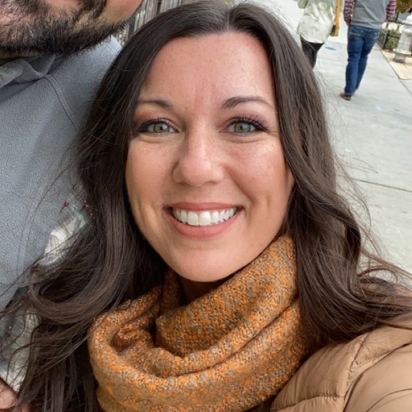 Meet your Posher, Christy - Picture 5 of 7